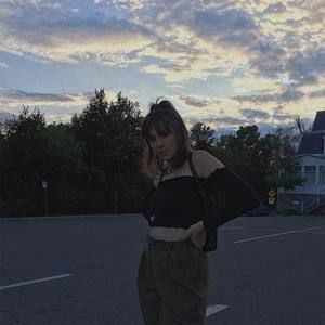 Meet your Posher, Emilie